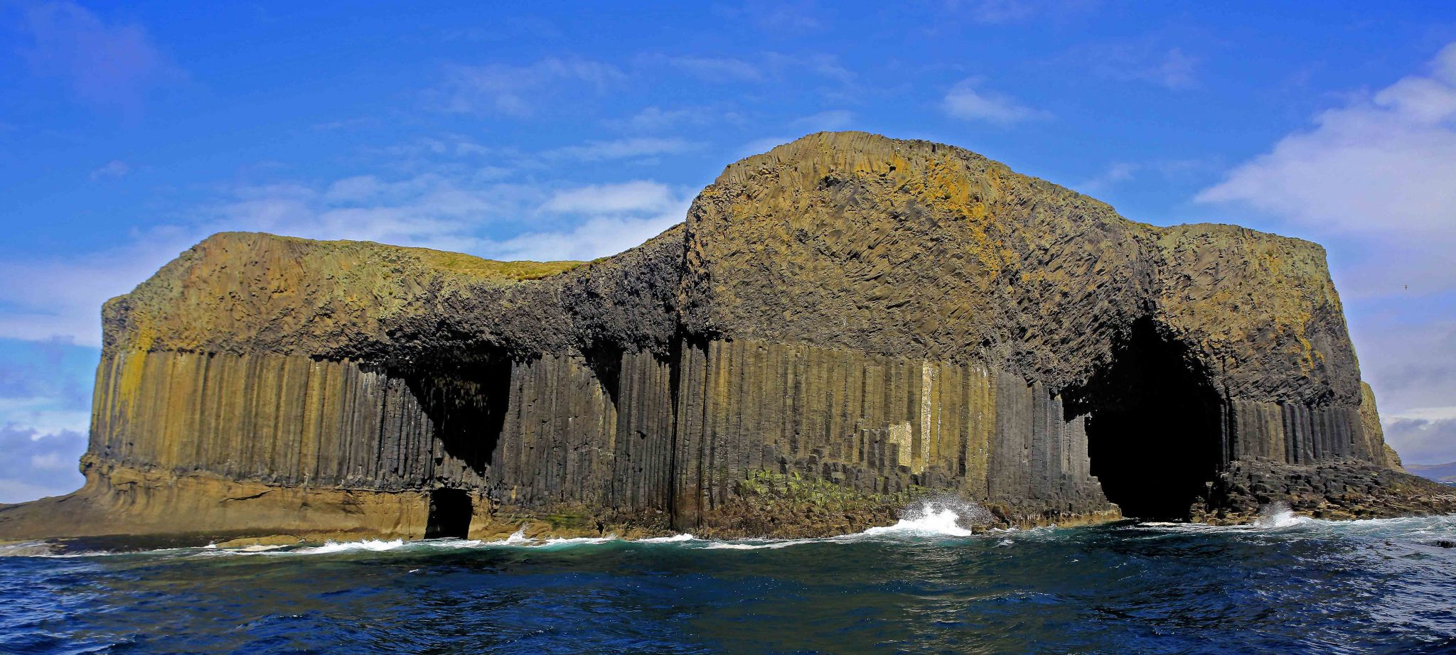 Фингалова пещера (Fingal’s Cave) в Шотландии, Великобритания – фотографии Великобритании