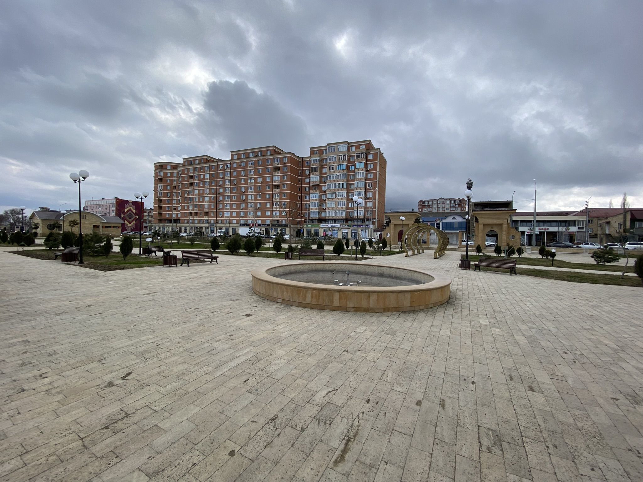 Фонтан в Приморском парке, город Дербент – фотографии России