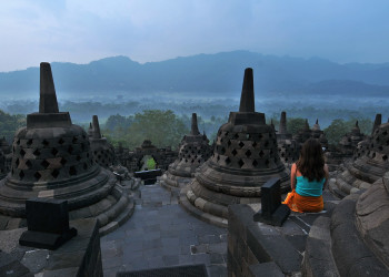 Среди паломников Боробудур пользуется большой популярностью – фотографии Индонезии