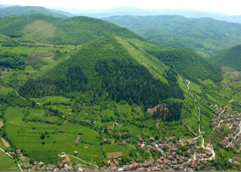 Вид на тайные Пирамиды Боснии сверху – фотографии Боснии и Герцеговины