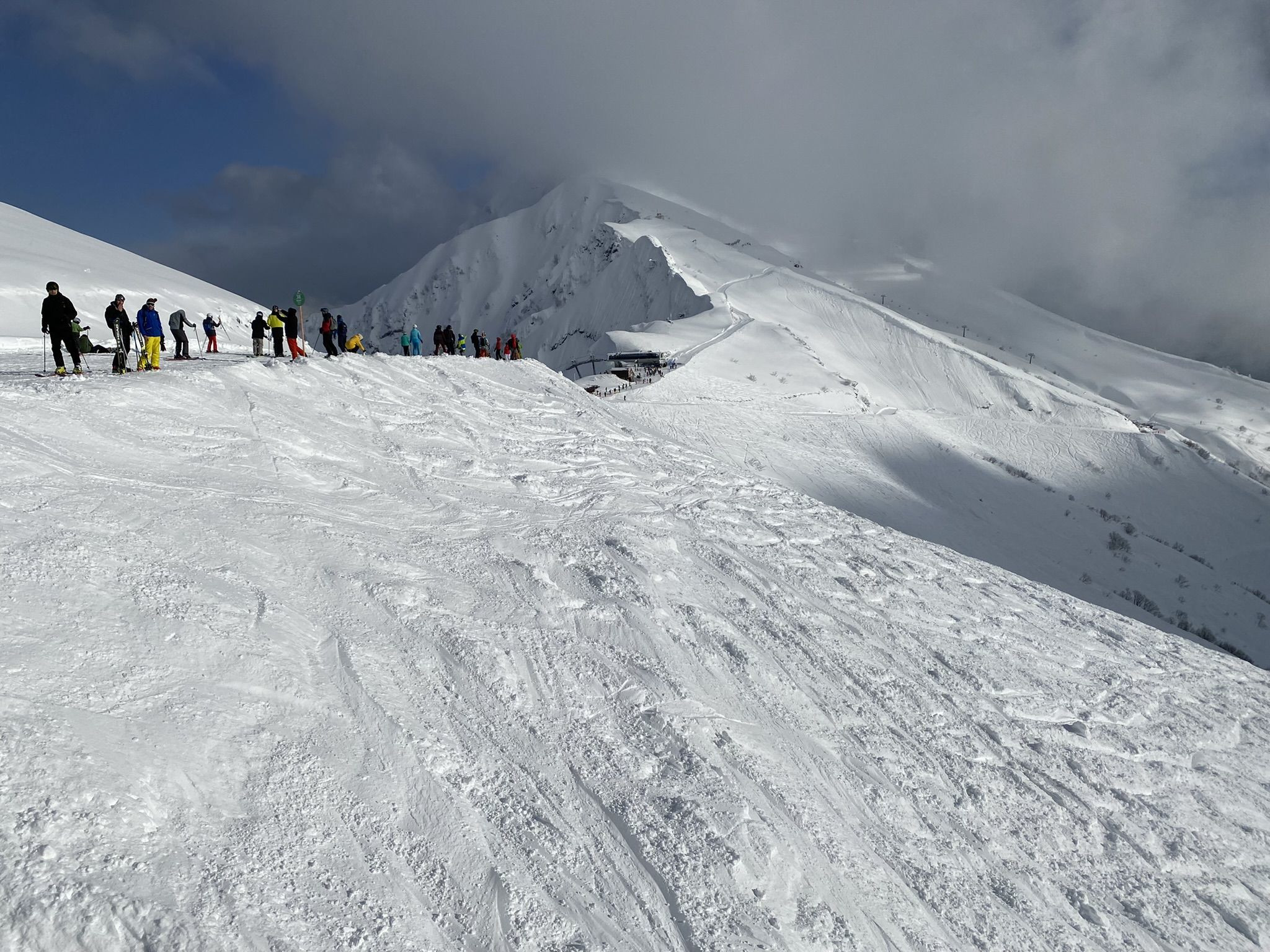 Южный склон на курорте Роза Хутор, январь – фотографии России