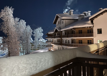 Вид с балкона Riders Lodge – фотографии России