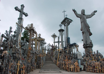 Гора Крестов в окрестностях Шауляя – фотографии Литвы