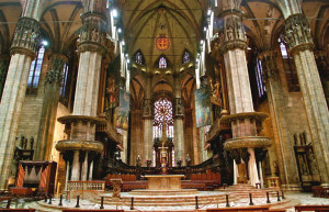 Католический храм — миланский собор (Duomo di Milano) в Италии – фотографии Италии