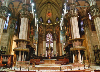Католический храм — миланский собор (Duomo di Milano) в Италии – фотографии Италии