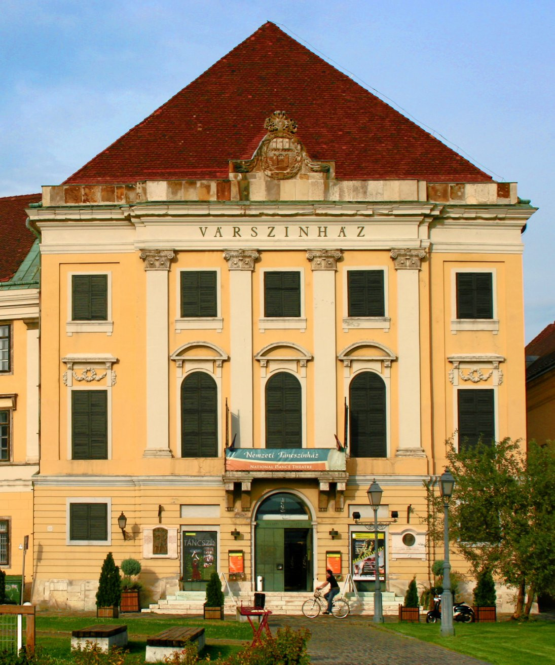 Дворец-театр – фотографии Венгрии