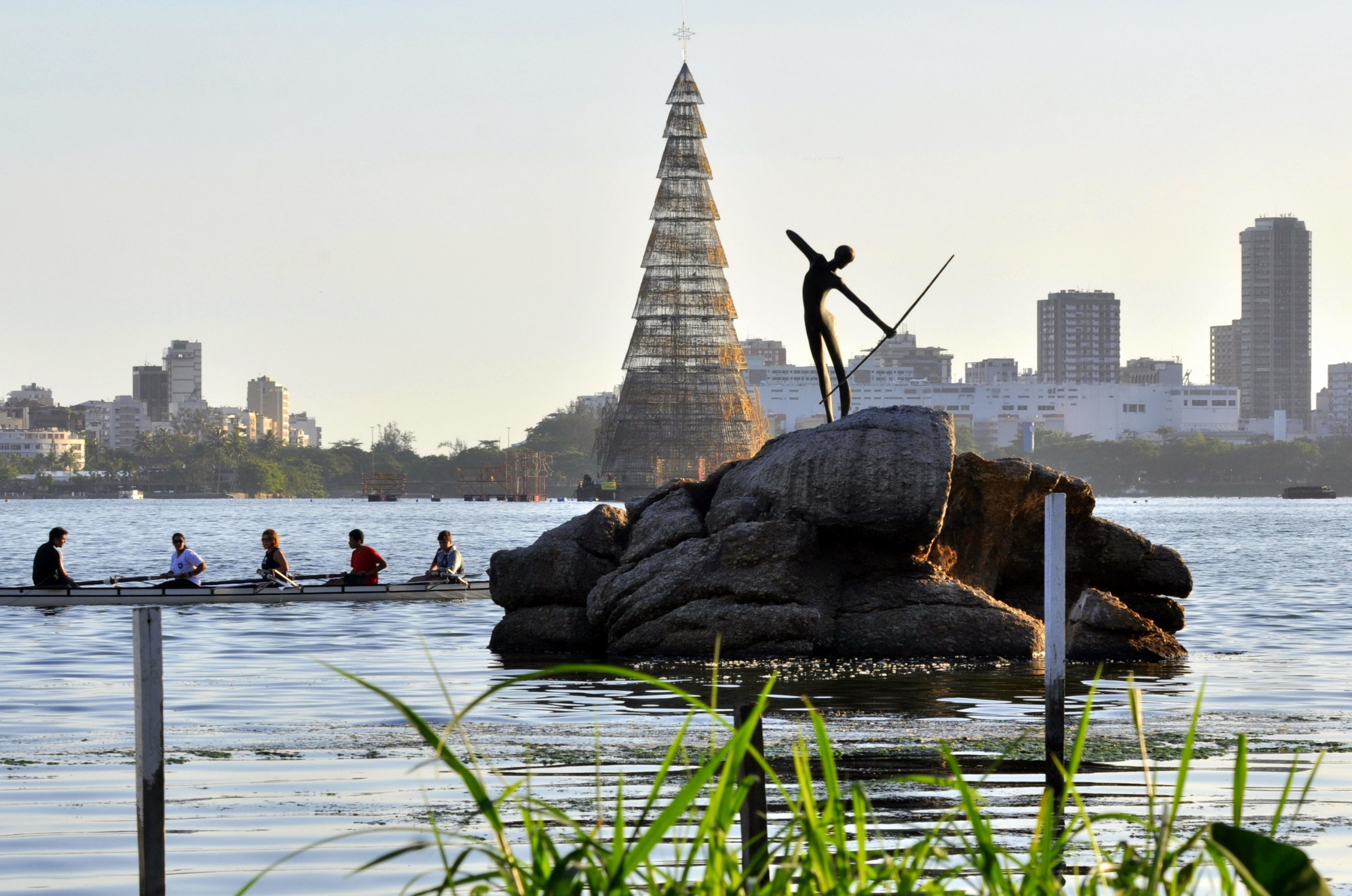 Лагуна Родриго-де-Фрейтас в Рио-де-Жанейро – фотографии Бразилии