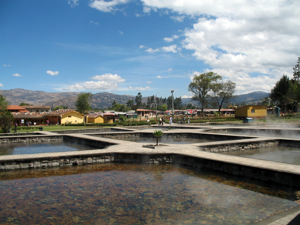 Баньос-дель-Инка или Бани Инков в Кахамарке – фотографии Перу