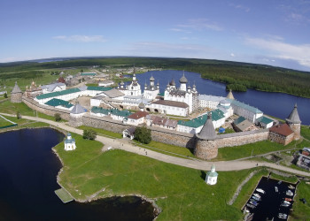Действующий мужской монастырь в Соловках Архангельской области, Россия – фотографии России