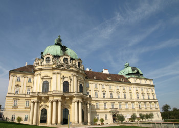 Монастырь Клостернойбург (Stift Klosterneuburg) в Венском лесу – фотографии Австрии