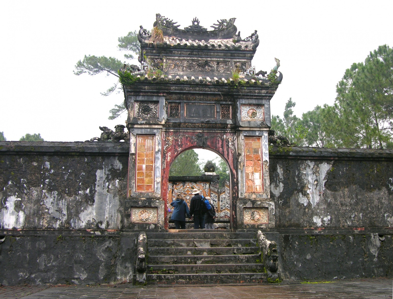 Гробница Ты Дык (Lăng Tu Duc) – расположена в 6 километрах от Хюэ – фотографии Вьетнама