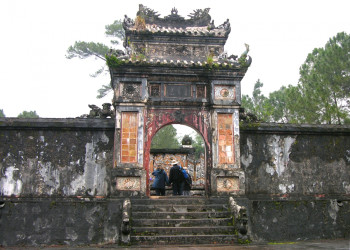 Гробница Ты Дык (Lăng Tu Duc) – расположена в 6 километрах от Хюэ – фотографии Вьетнама