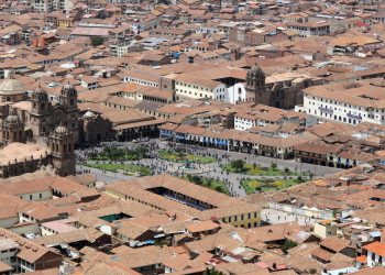 Пласа-де-Армас (Plaza de Armas) в городе Куско – фотографии Перу
