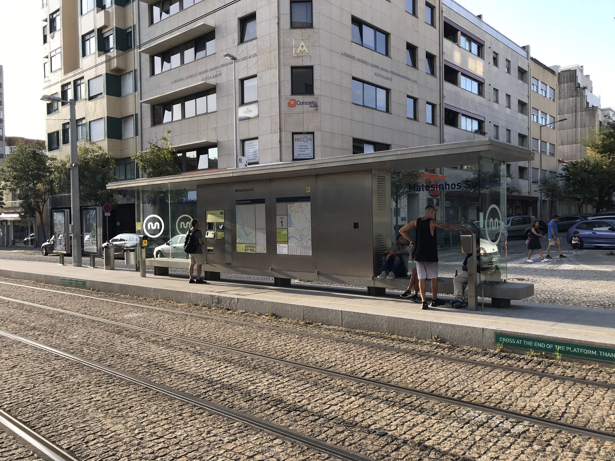 Станция лёгкого метро Matosinhos Sul в районе пляжа Прайя-де-Матозиньюш – фотографии Португалии