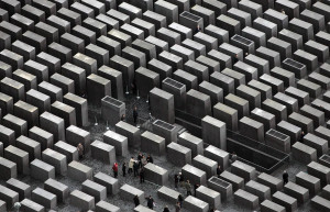 Огромный памятник жертвам Холокоста в Берлине – фотографии Германии