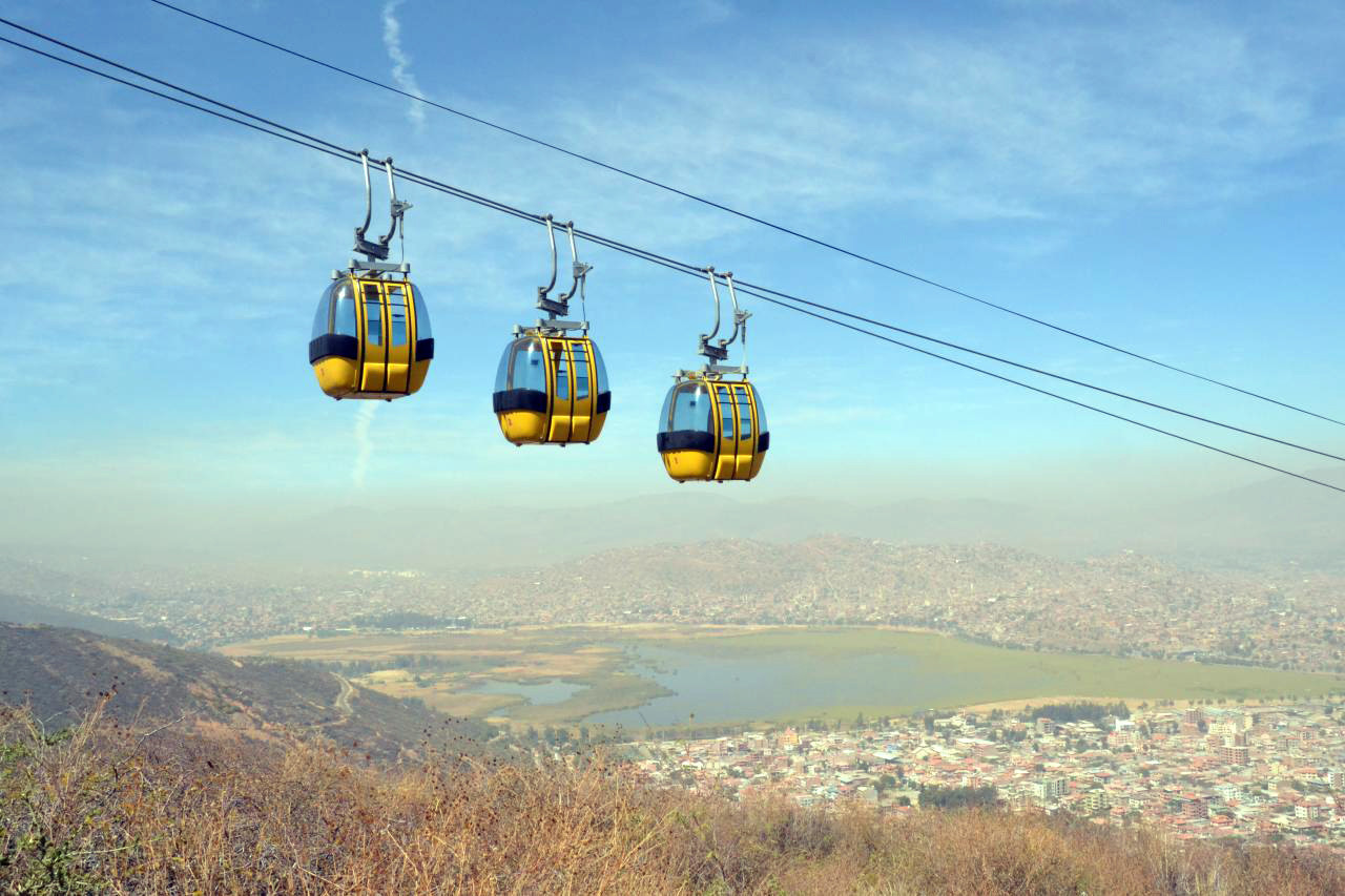 Канатная дорога к статуе Кристо-де-ла-Конкордия – фотографии Боливии