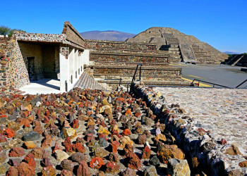 Древнейшее поселение ацтеков Теотиуакан, Мексика – фотографии Мексики