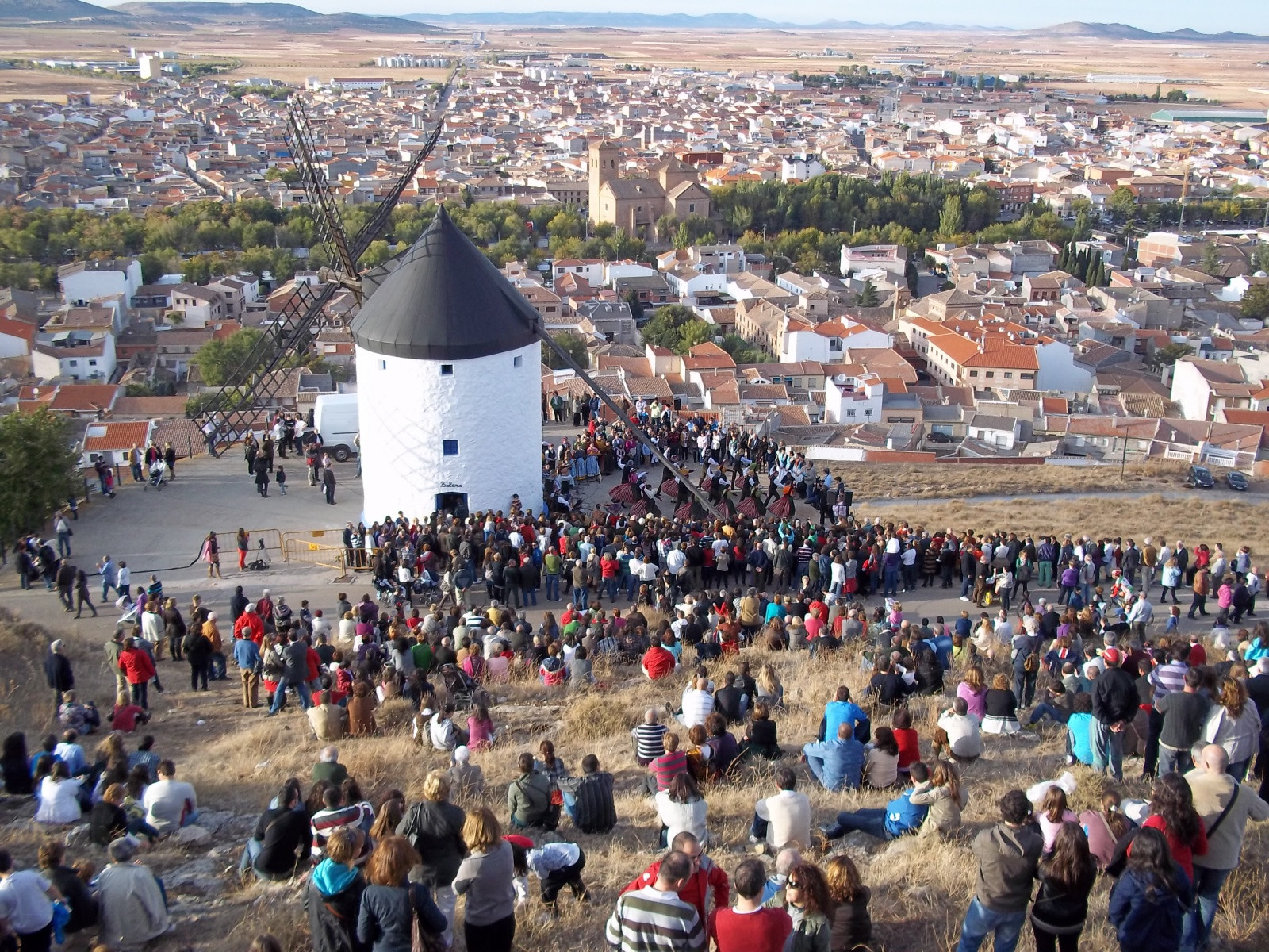 Праздник у мельницы в Консуэгре – фотографии Испании