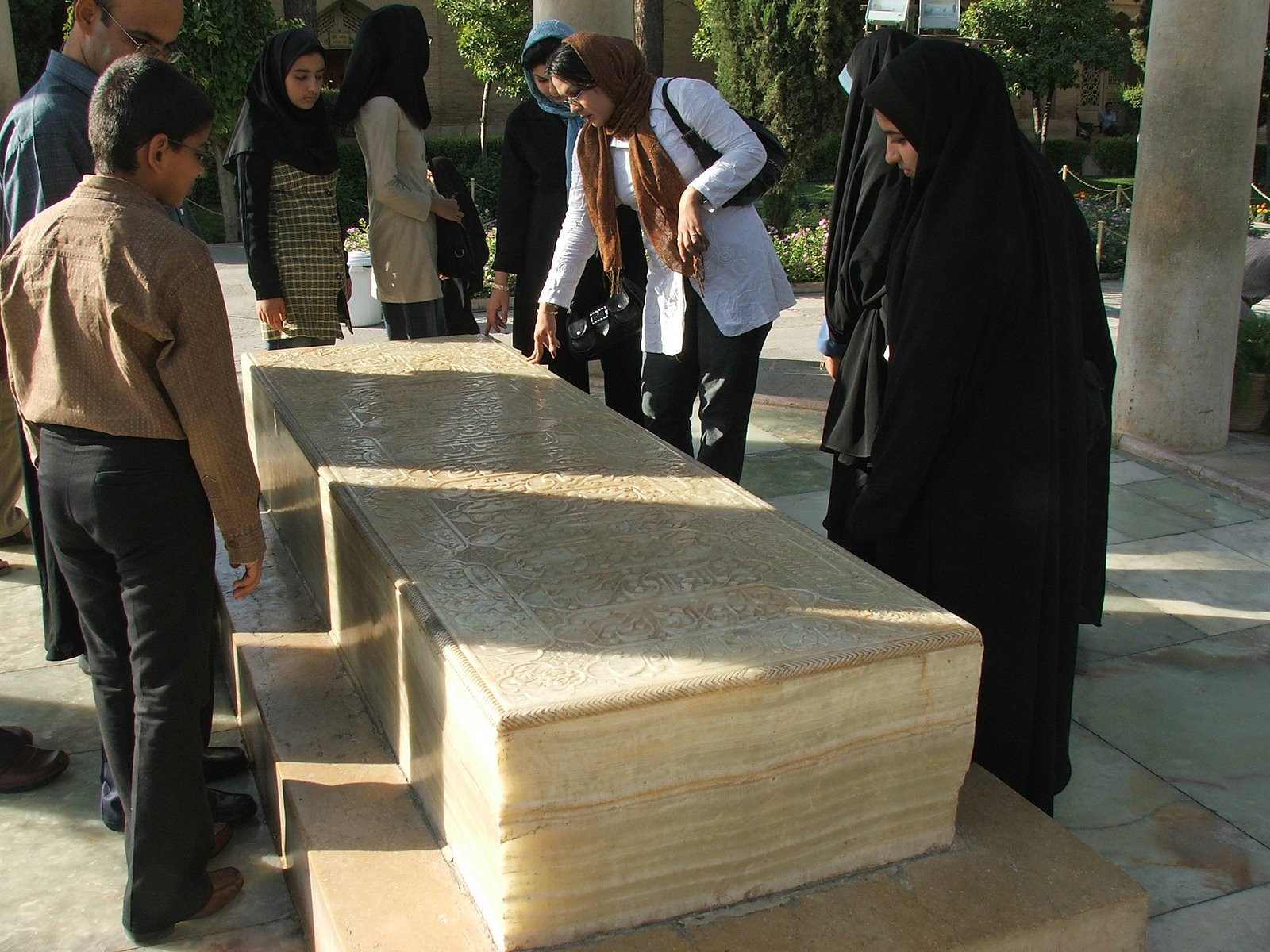 Могила хафеза в Ширазе шаттерсток. Фото 1 – фотографии Ирана