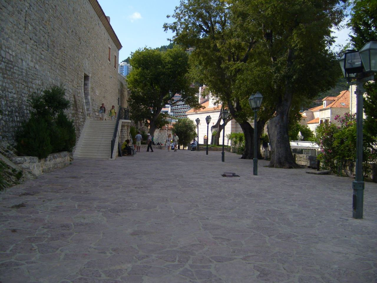 Улица в Будва, Черногория – фотографии Черногории