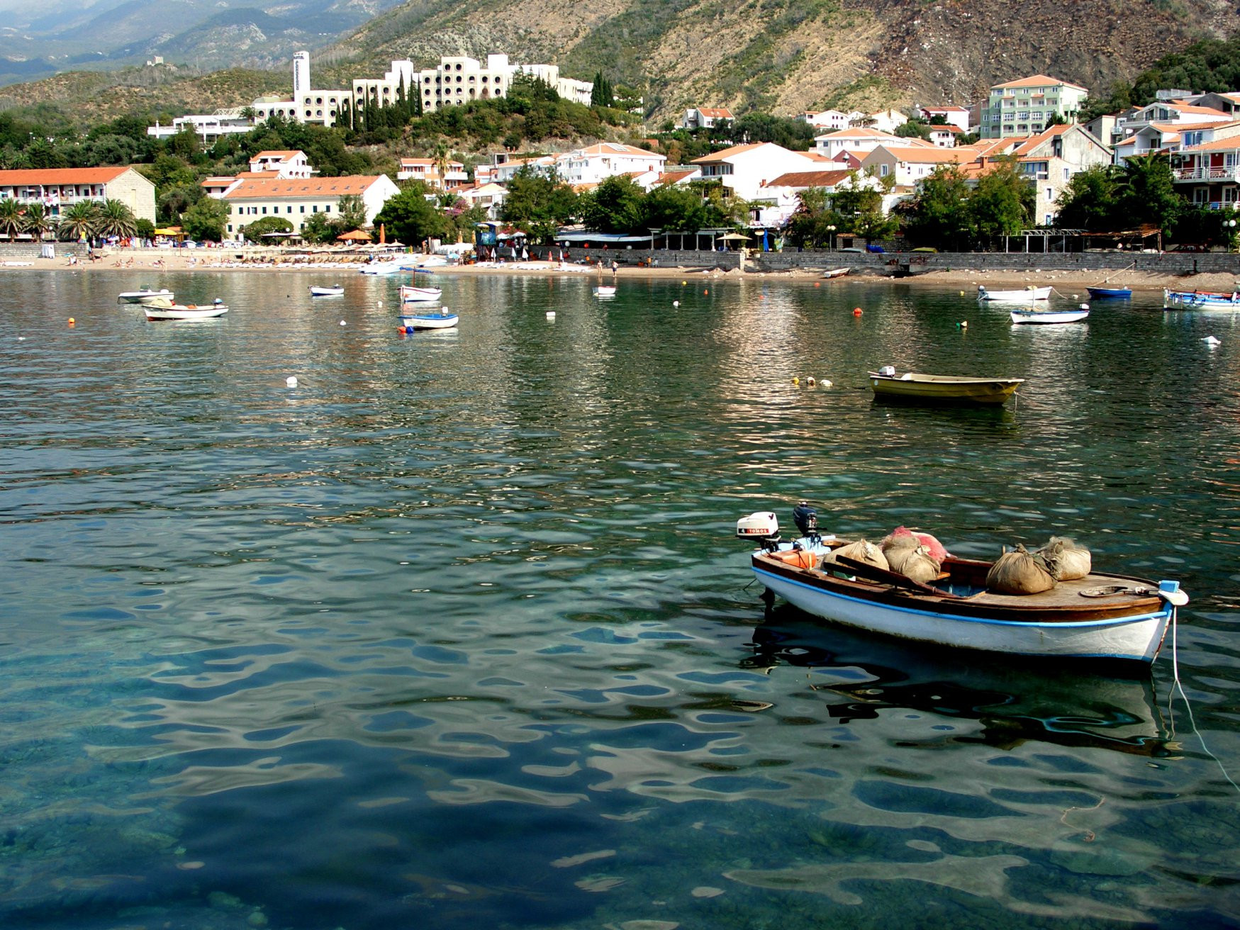 Лодки в Рафаиловичи, Черногория – фотографии Черногории