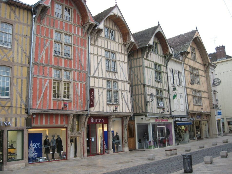 Магазины в Труа, Франция. Фото 1 – фотографии Франции