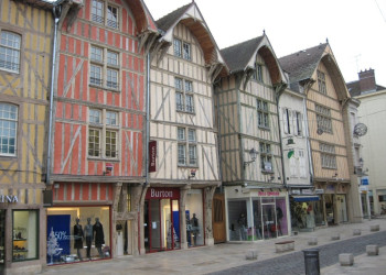 Магазины в Труа, Франция. Фото 1 – фотографии Франции