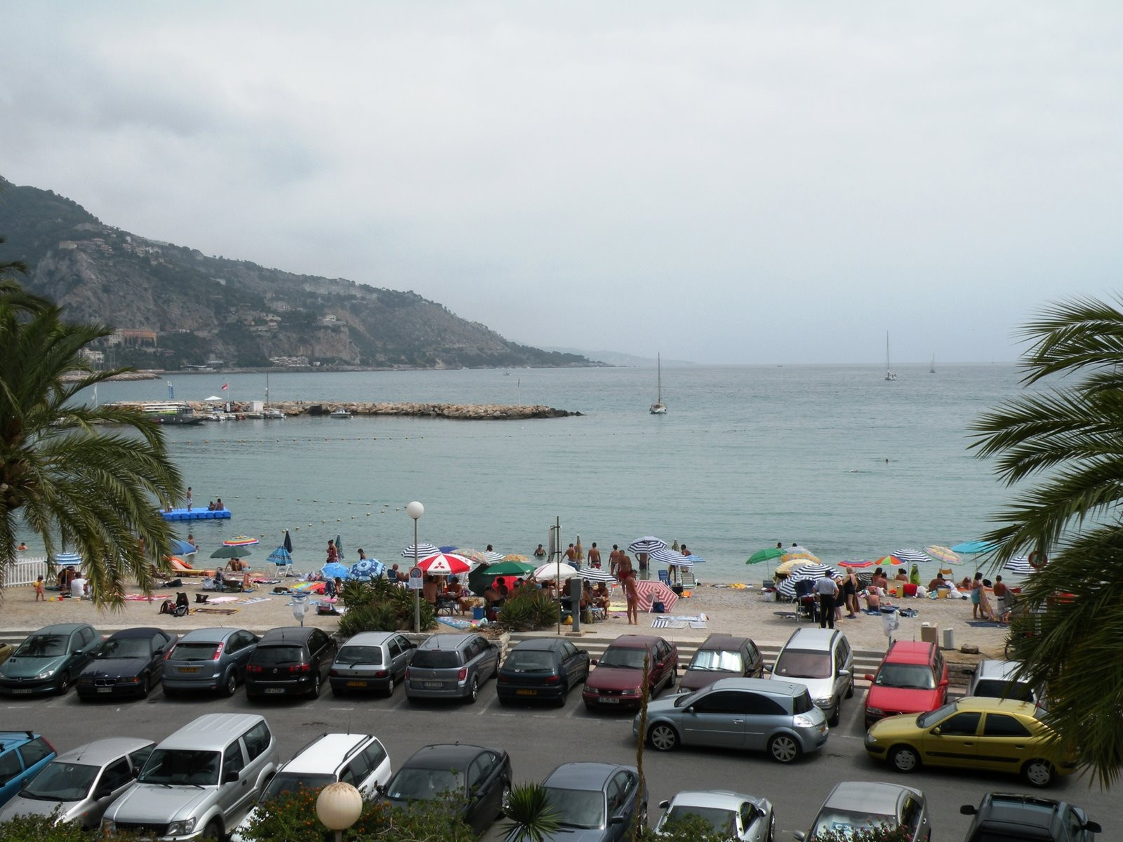 Транспорт на пляже в Ментоне, Франция. Фото 3 – фотографии Франции