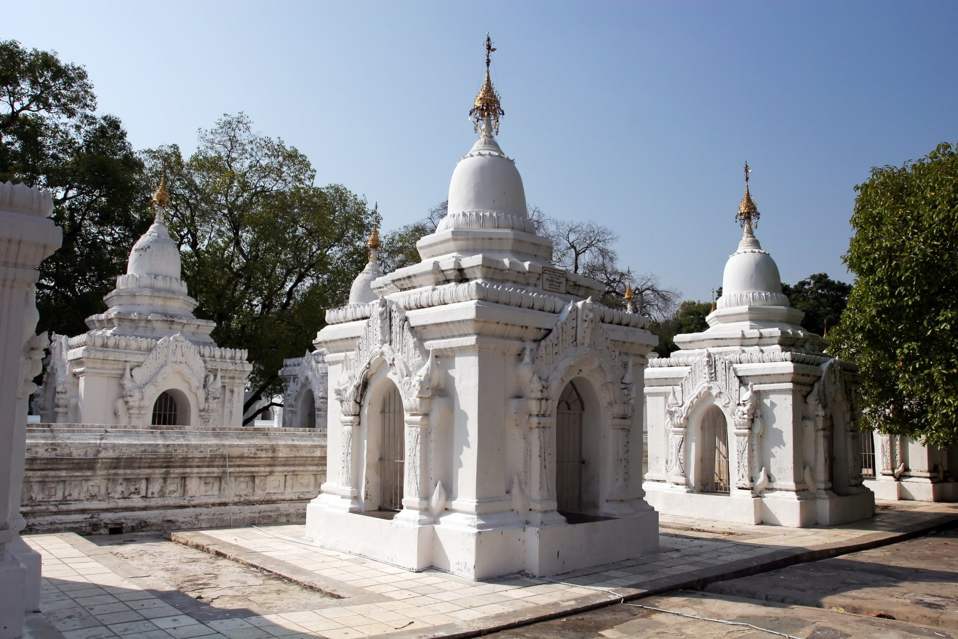 Пагода Кутодо или Пагода великой – фотографии Мьянмы