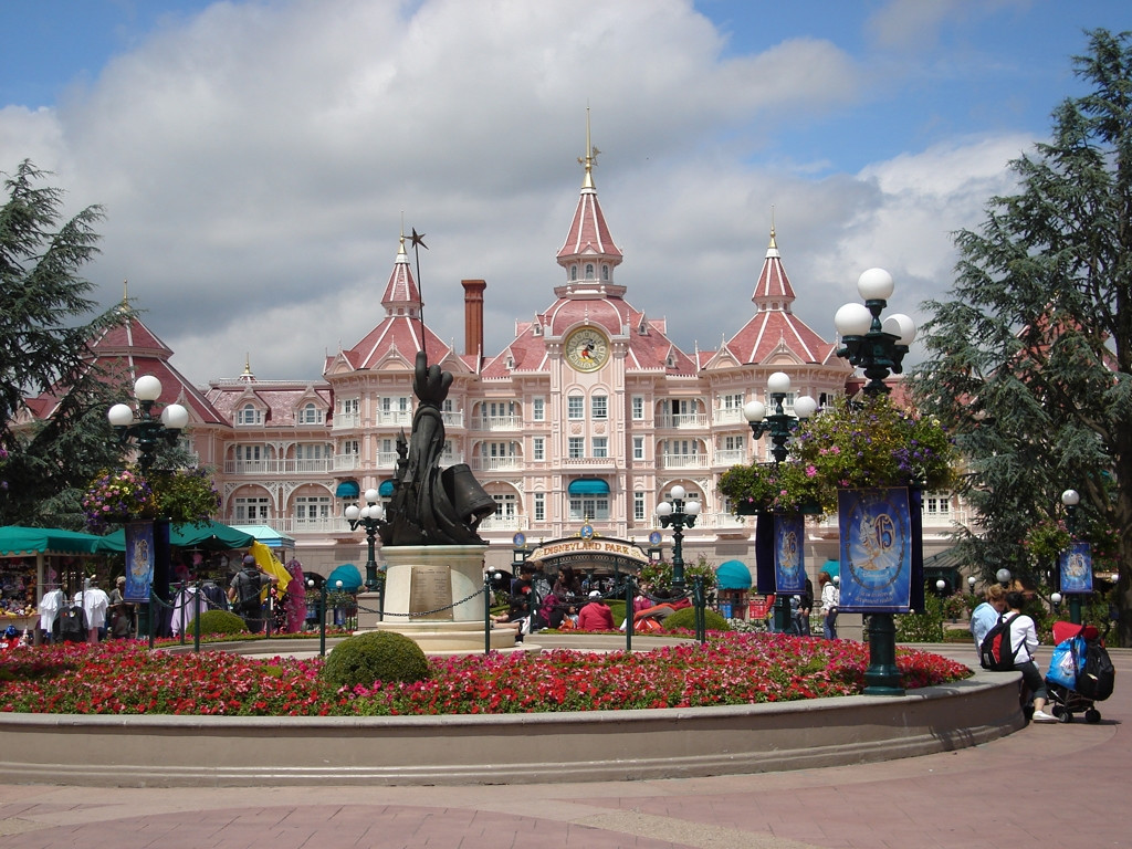 Замок в Диснейленде, Франция – фотографии Франции
