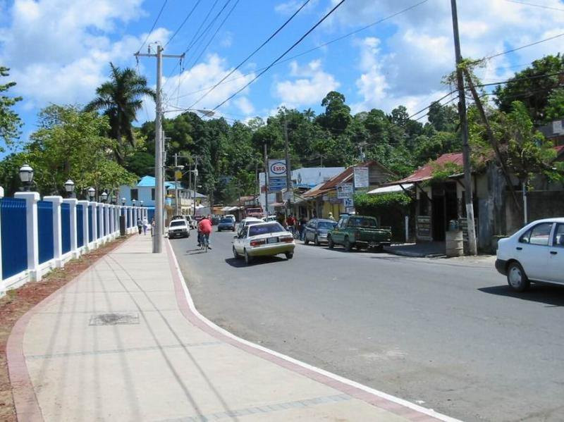 Улица в Порт Антонио, Ямайка. Фото 6 – фотографии Ямайки