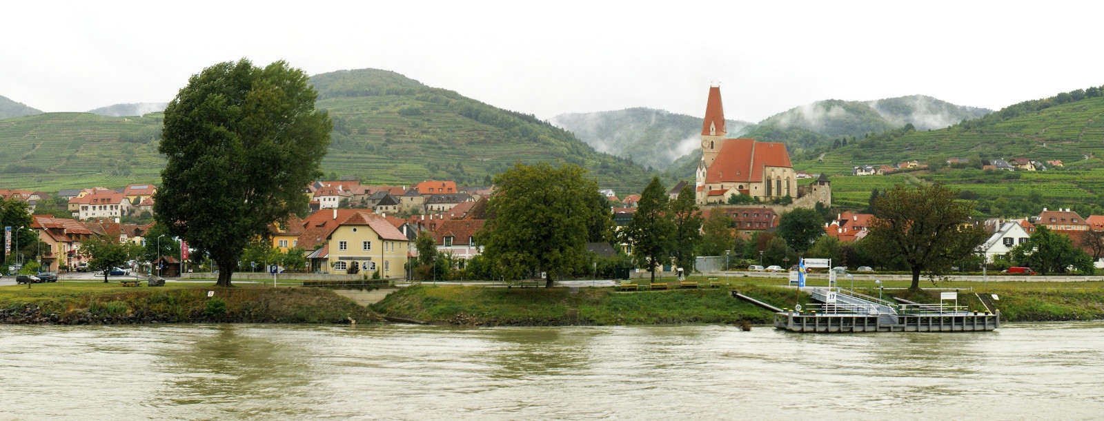 Небольшой городок Вайсенкирхен-ин-дер-Вахау – фотографии Австрии