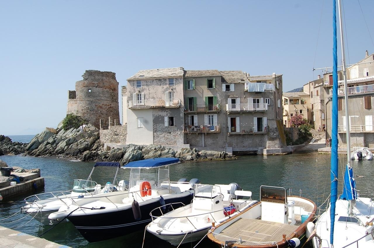 Лодки у причала в Эрбалунге, Франция. Фото 1 – фотографии Франции