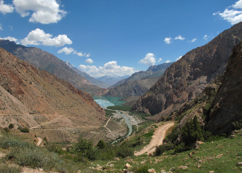Возле озера Искандеркуль – фотографии Таджикистана