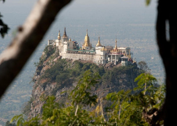 Попа Таунгкалат (Popa Taungkalat) – фотографии Мьянмы