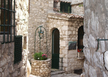 Дома в Эз, Франция. Фото 26 – фотографии Франции