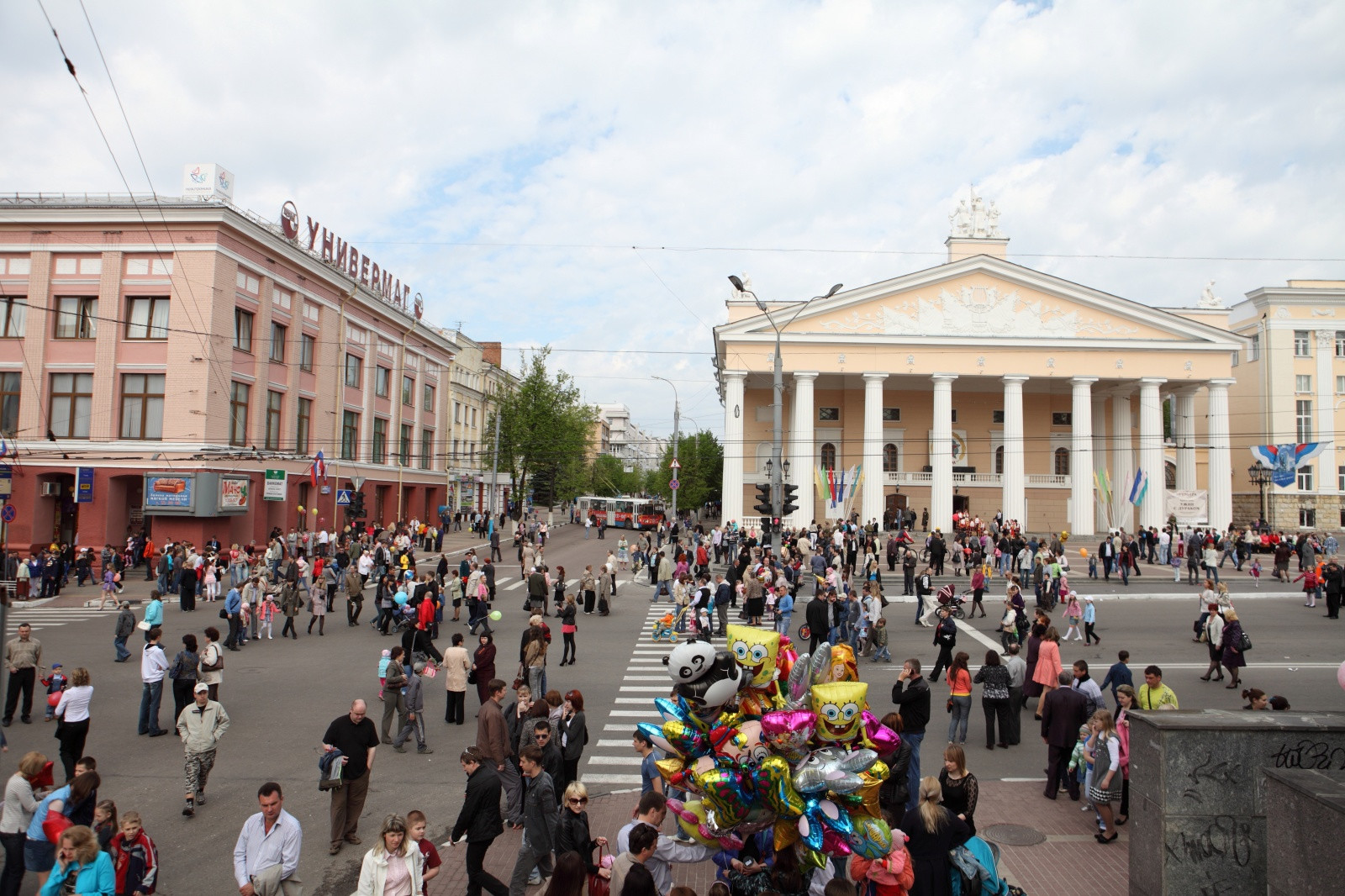 Центральная площадь Брянска – фотографии России