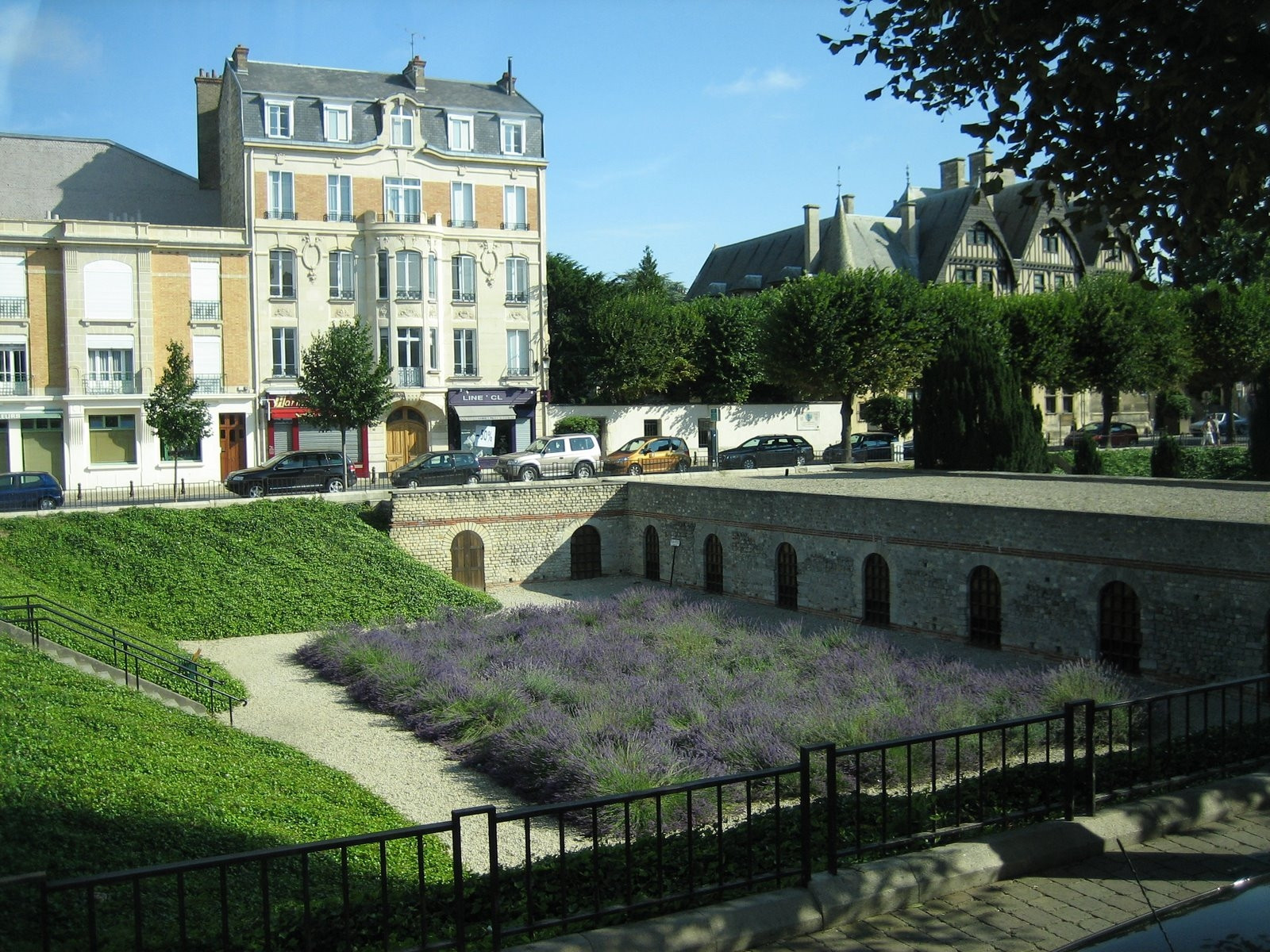 Дома в Реймс, Франция – фотографии Франции