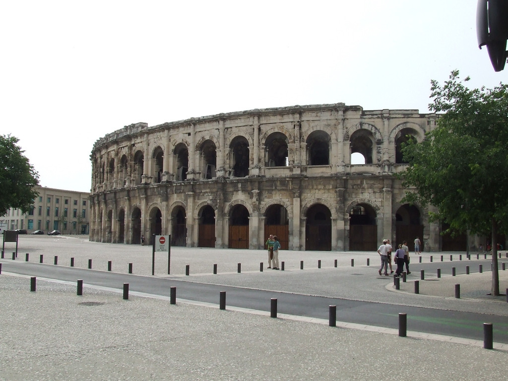 Анфитеатр в Ниме, Франция – фотографии Франции