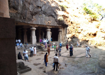 Пещерные храмы на острове Элефанта – фотографии Индии