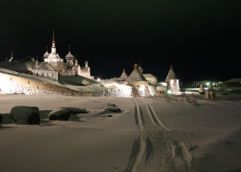 Знаменитый Соловецкий монастырь в зимнее время – фотографии России