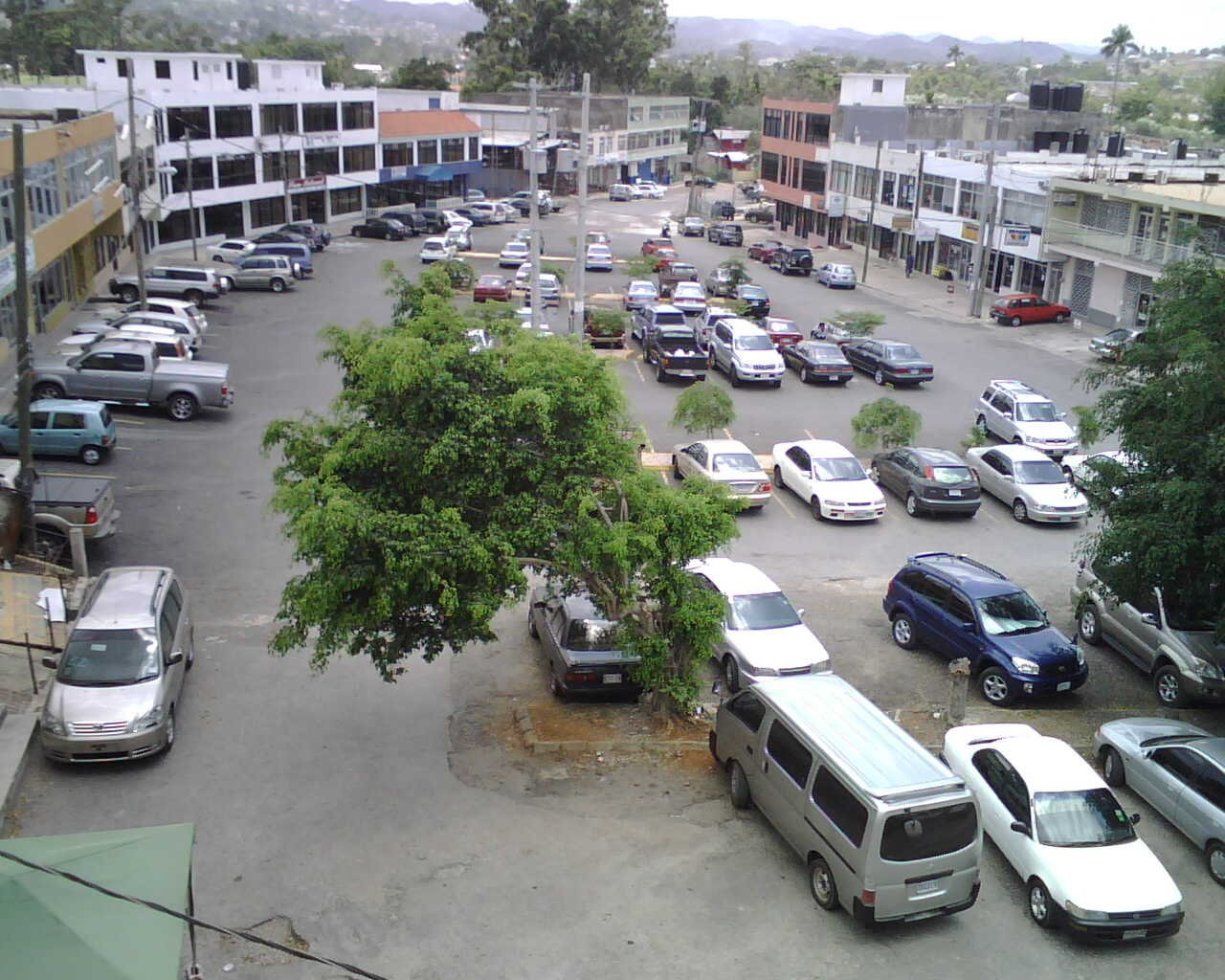 Городская площадь в Мандевиле, Ямайка – фотографии Ямайки