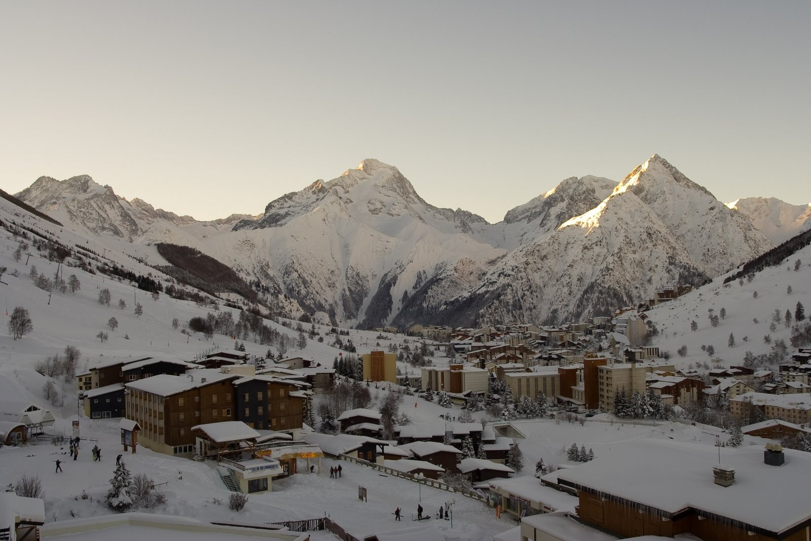 База отдыха в Ле-Дез-Альп, Франция – фотографии Франции