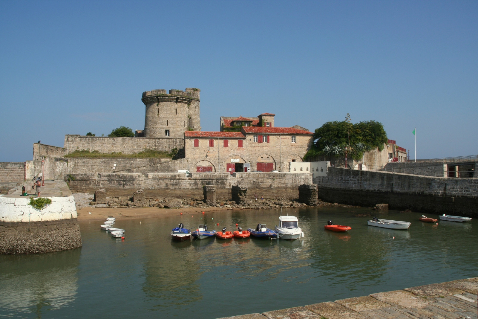 Крепость в Сибуре, Франция. Фото 2 – фотографии Франции