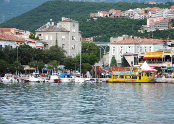 Яхты и катера в Цриквеница, Хорватия – фотографии Хорватии