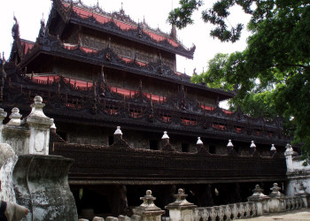 Монастырь Швенандо (Shwenandaw Monastery) в Мандалай, Мьянма – фотографии Мьянмы