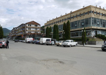 Улица в Дилижан, Армения. Фото 2 – фотографии Армении