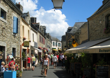 Люди в Конкарно, Франция. Фото 1 – фотографии Франции