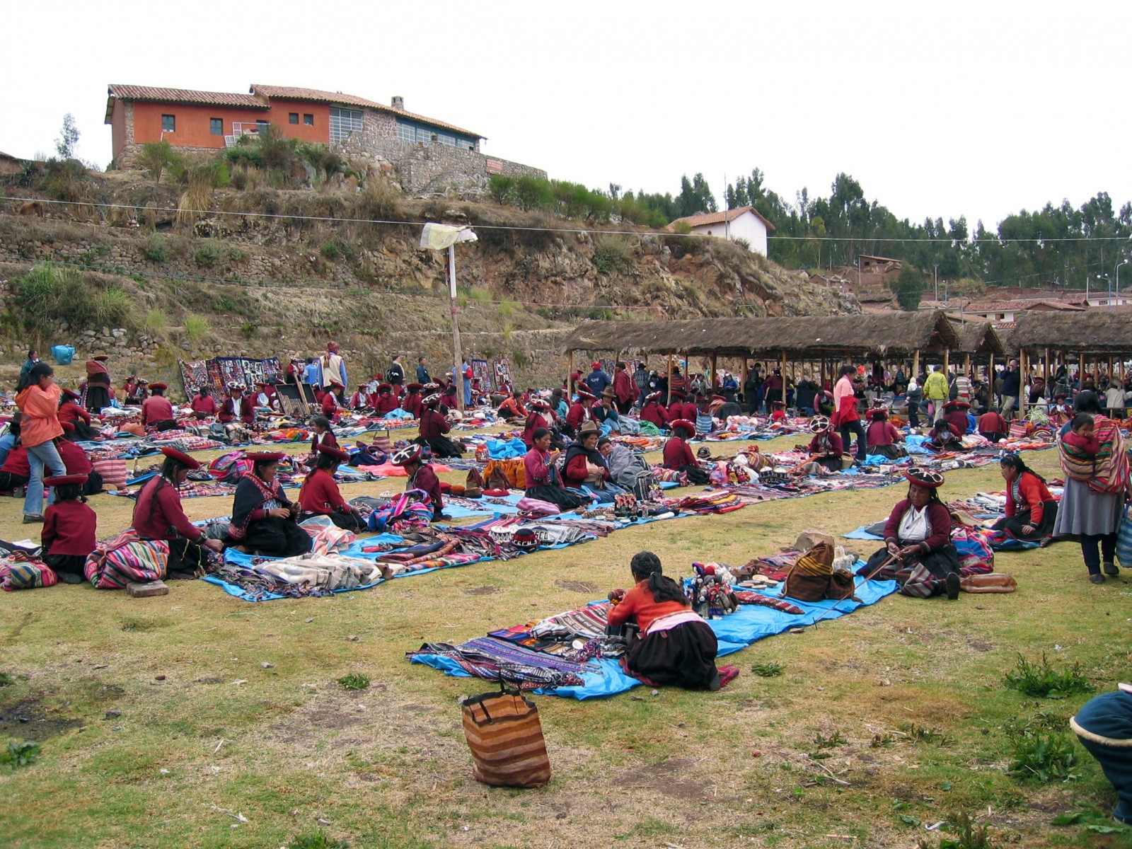 Рынок в Чинчеро (Chinchero) – фотографии Перу