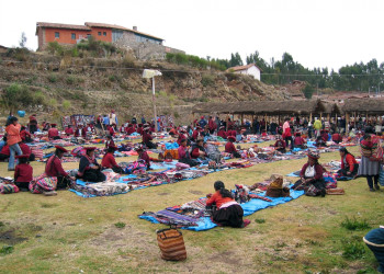 Рынок в Чинчеро (Chinchero) – фотографии Перу